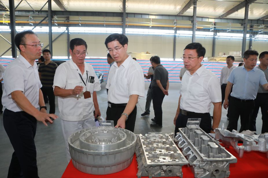 肇慶市委書記賴澤華、市長范中杰率隊到肇慶高新區(qū)大旺新工廠調(diào)研