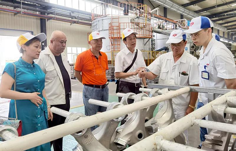 廣東省汽車行業協會領導一行來訪肇慶動力